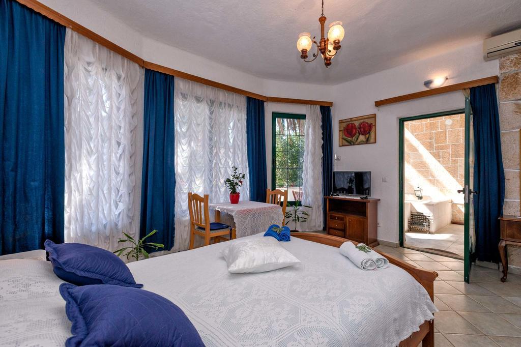 Apartments Villa Domus Marini Хвар Екстер'єр фото