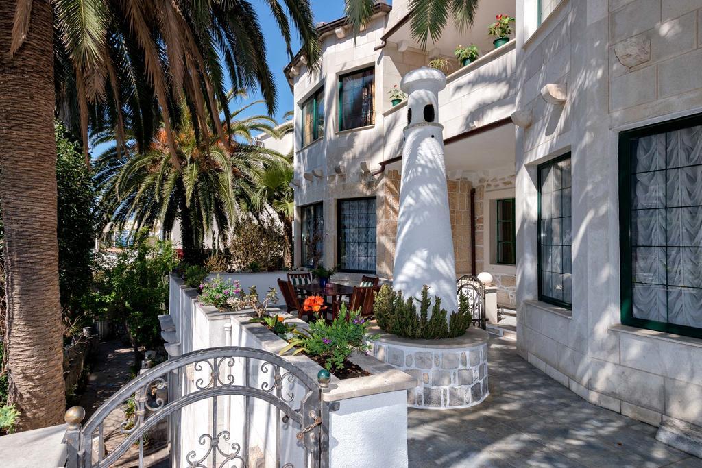 Apartments Villa Domus Marini Хвар Екстер'єр фото